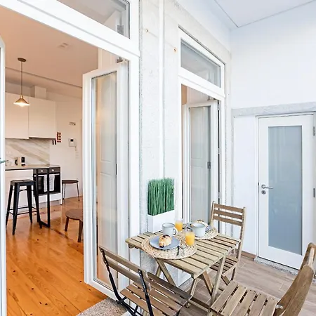 Wonderful Duplex W Private Patio & Ac By Lovelystay * Porto