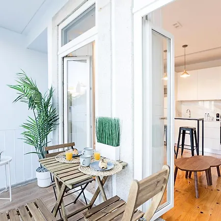 Wonderful Duplex W Private Patio & Ac By Lovelystay Porto