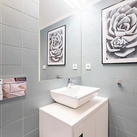 Apartamento Wonderful Duplex W Private Patio & Ac By Lovelystay *