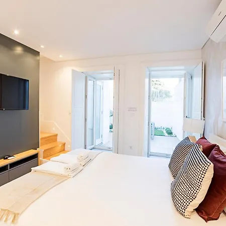 Wonderful Duplex W Private Patio & Ac By Lovelystay * Oporto
